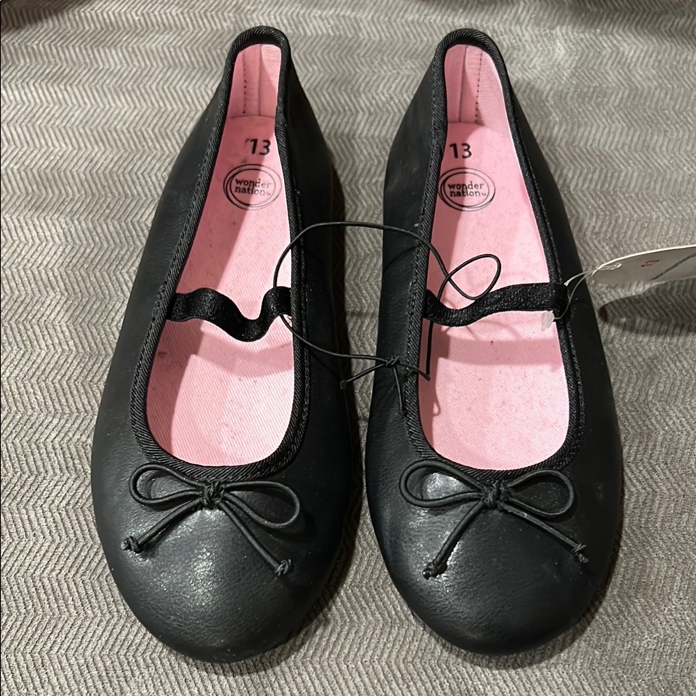 Wonder Nation Black Dress Shoes with Smooth Leather and Decorative Bow